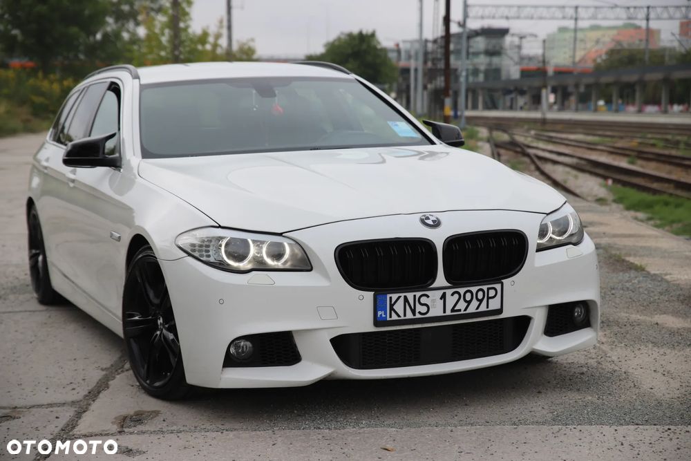 BMW Seria 5 525d xDrive - 10