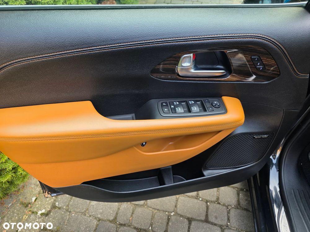 Chrysler Pacifica - 12