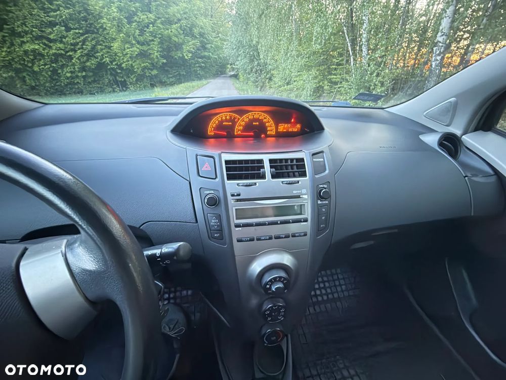 Toyota Yaris 1.33 2010 - 22