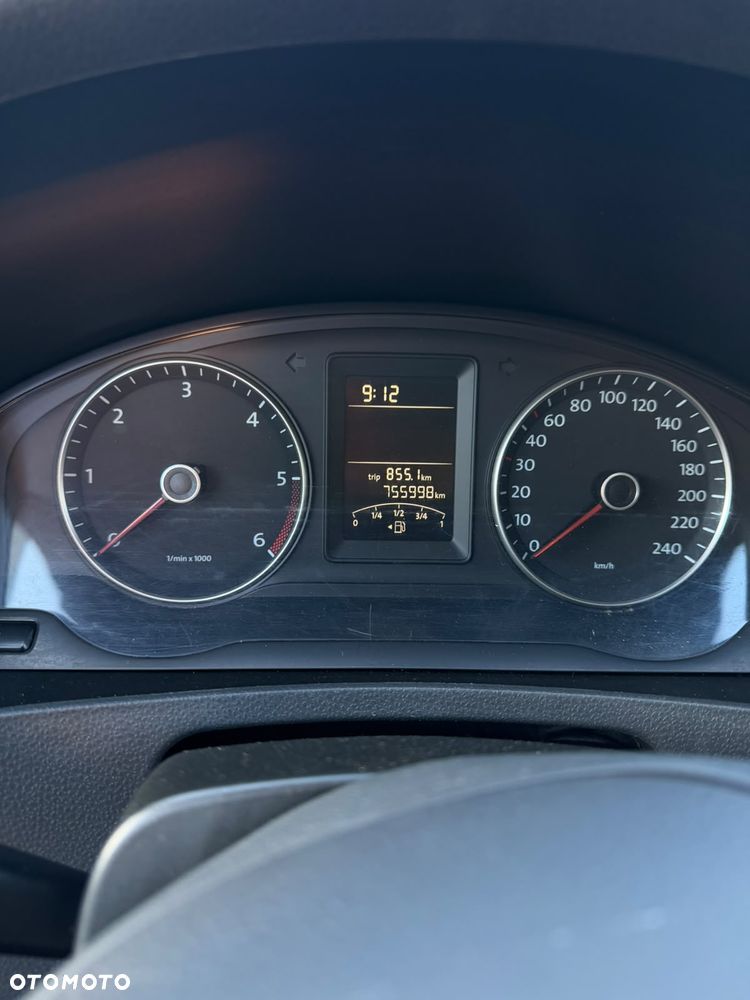 Volkswagen Caravelle - 5