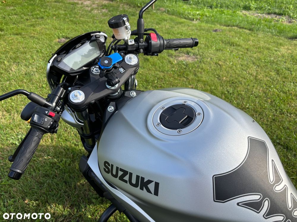 Suzuki SV - 8