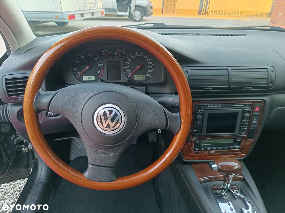 Volkswagen Passat - 9