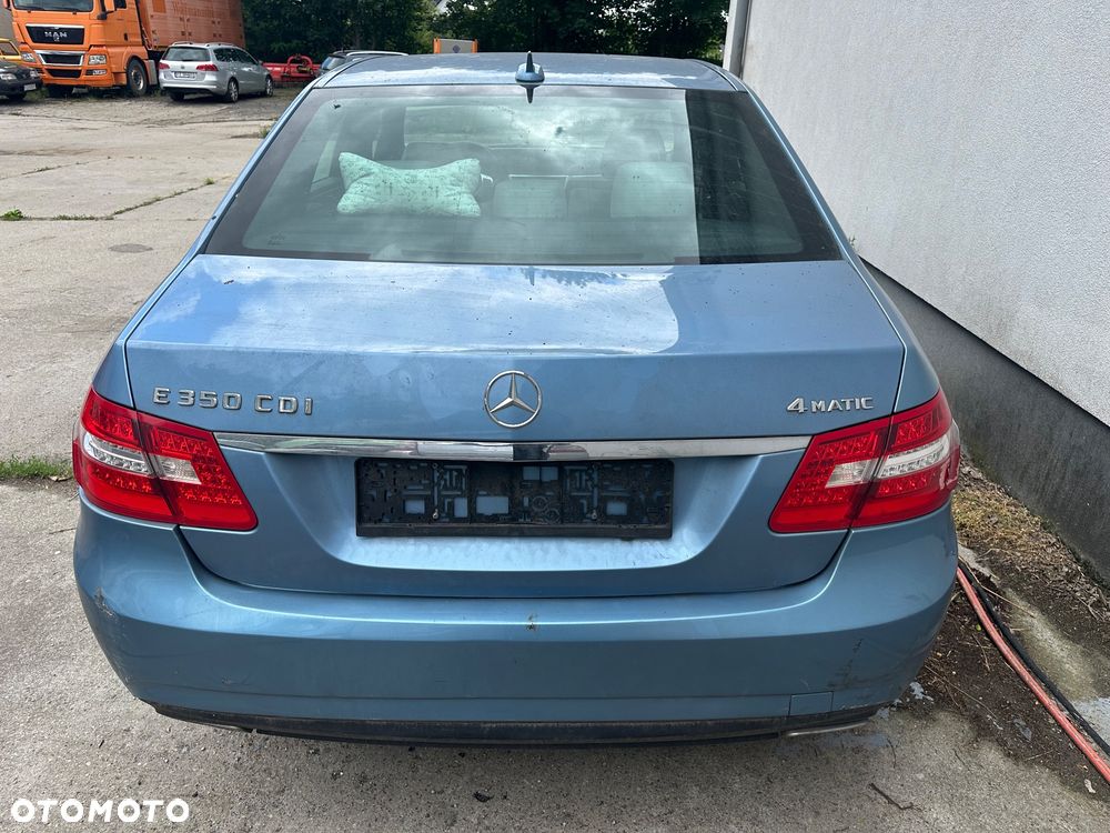Mercedes-Benz Klasa E 350 CDI DPF 4Matic BlueEFFICIENCY 7G-TRONIC - 8
