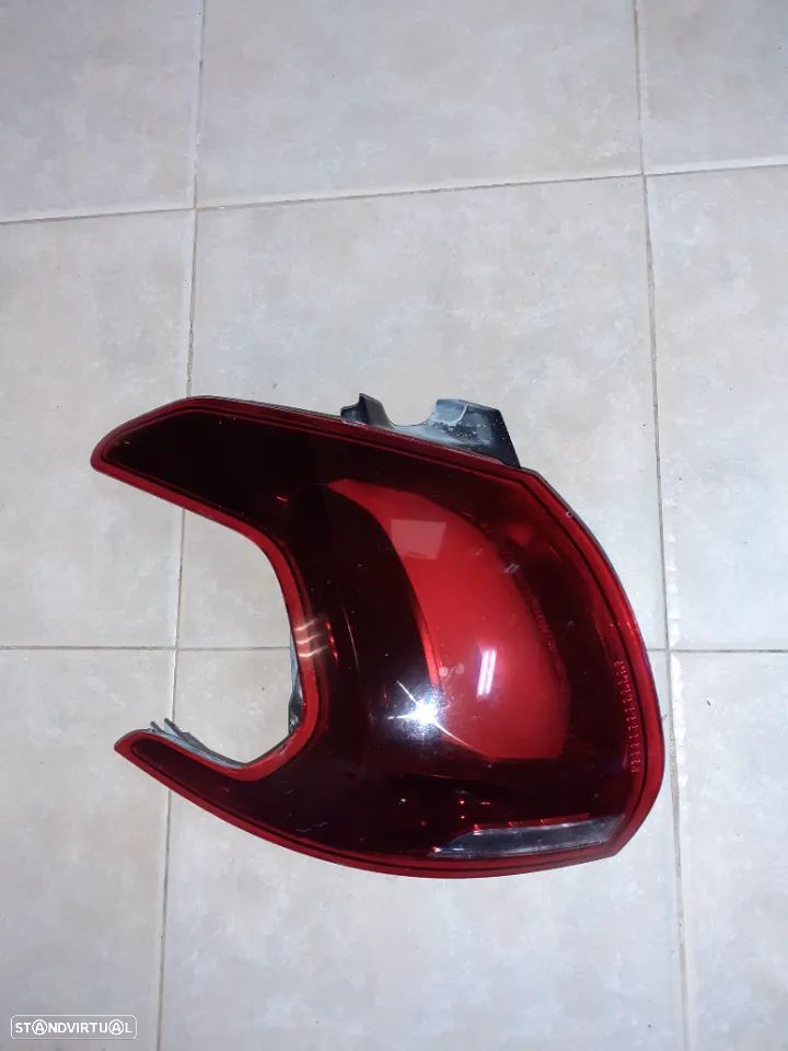 Farol traseiro farolin lado condutor peugeot 2008 - 1