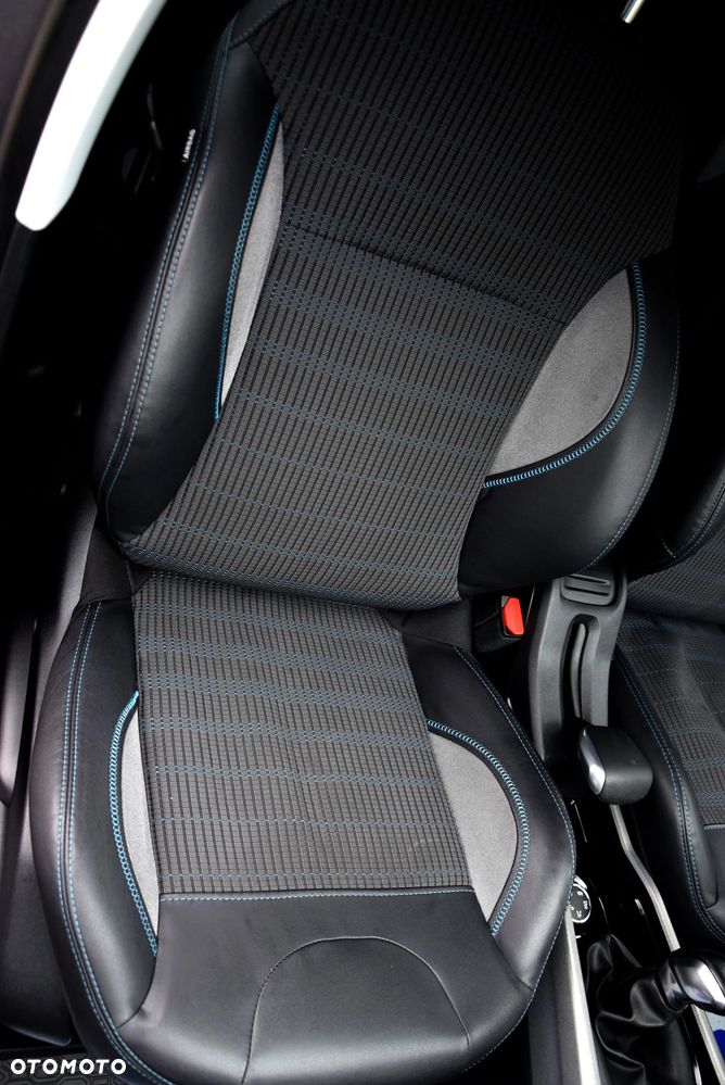 Peugeot 2008 1.2 Pure Tech Allure S&S - 20