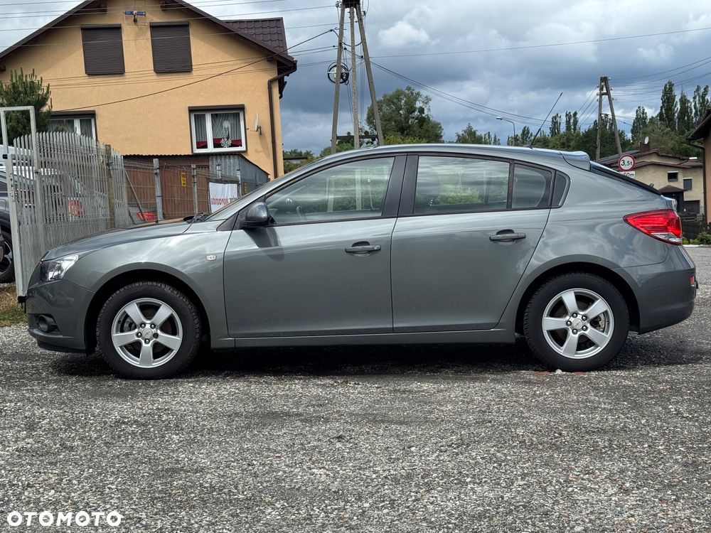 Chevrolet Cruze 1.6 LT+ - 10