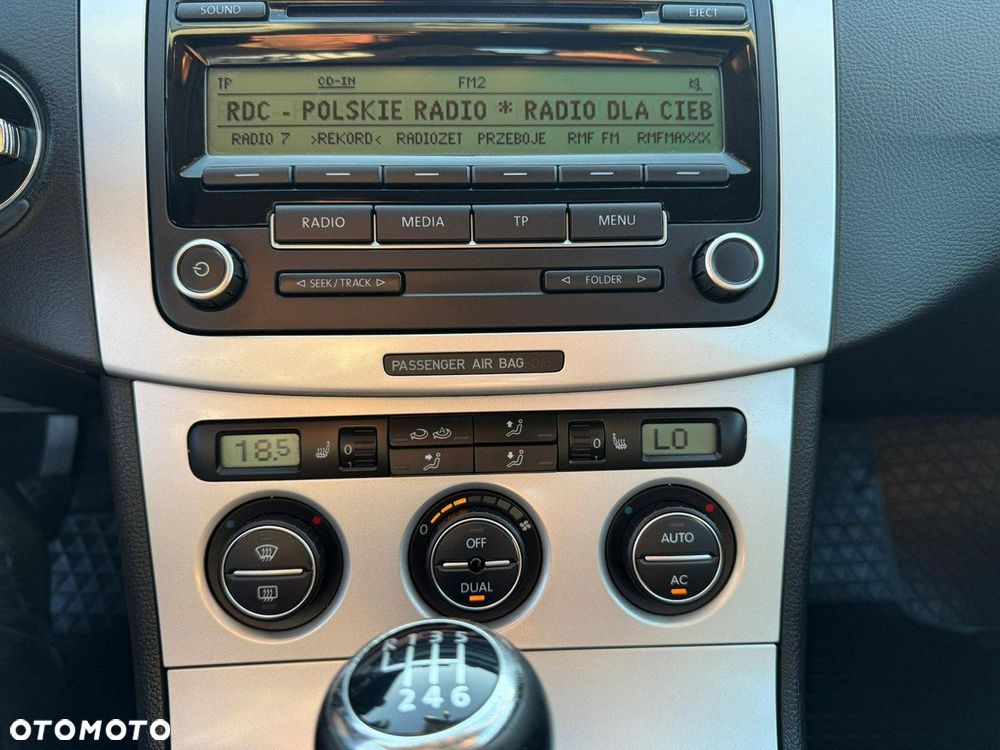Volkswagen Passat - 22
