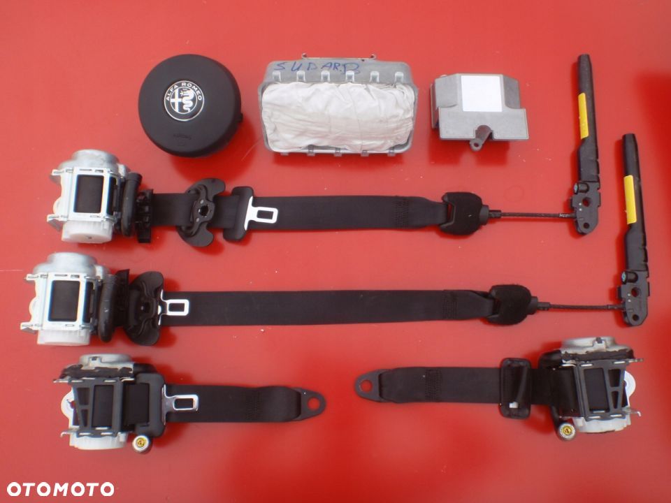 ALFA ROMEO GIULIA AIRBAG PODUSZKI PASY PAS DESKA - 1