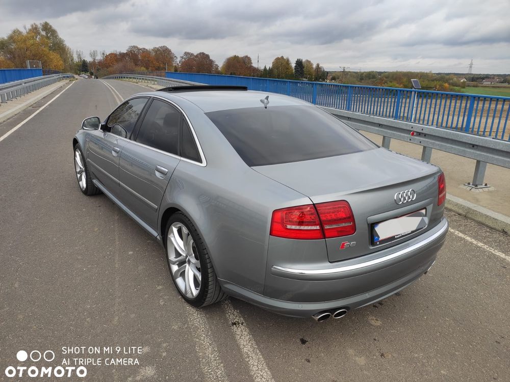 Audi S8 - 22