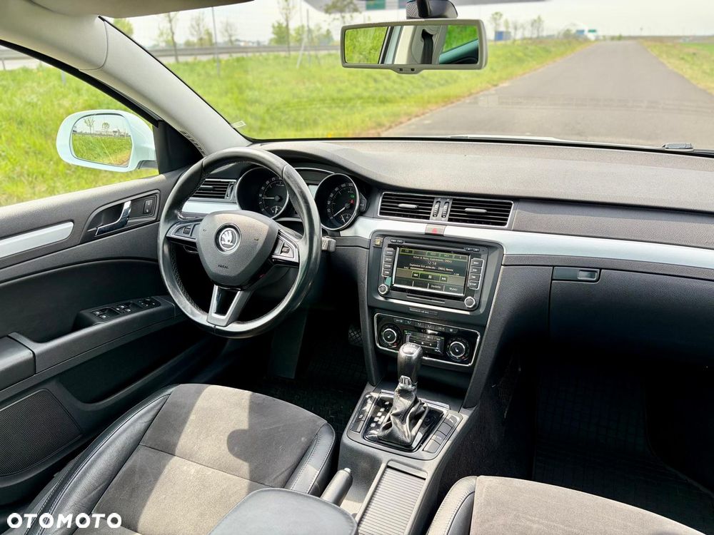 Skoda Superb 2.0 TDI 4x4 Platinum Outdoor DSG - 13