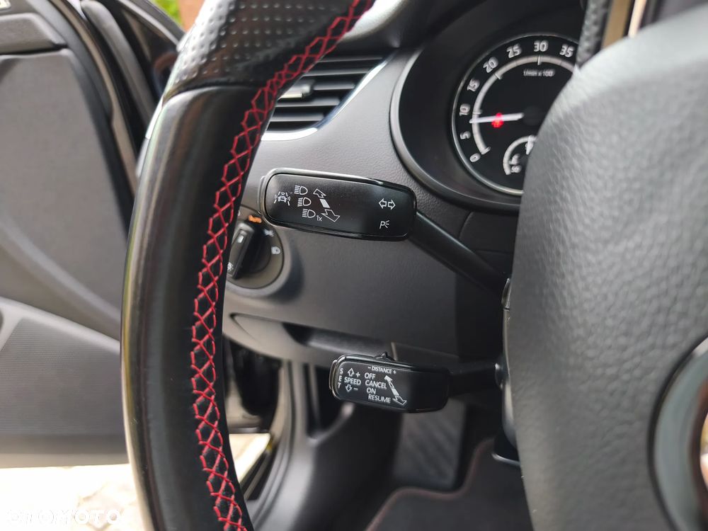 Skoda Octavia 2.0 TDI DSG RS - 24