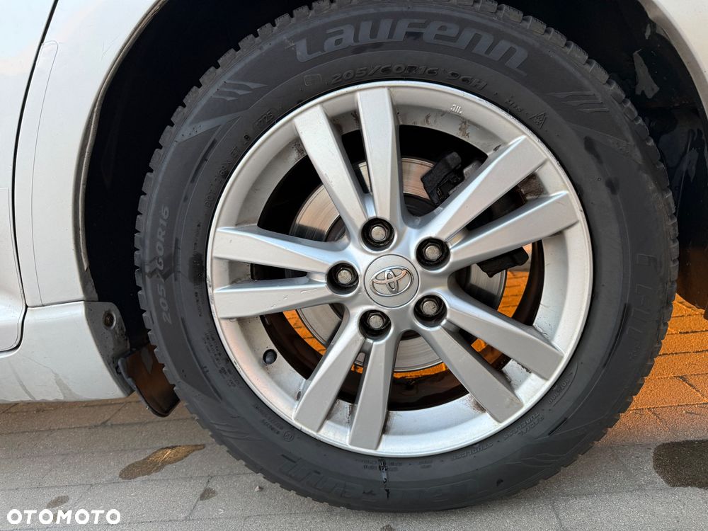 Toyota Avensis 2.0 D-4D Luna - 17