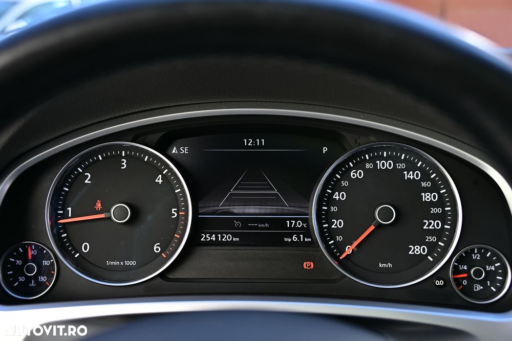 Volkswagen Touareg 3.0 V6 TDI SCR Blue Motion DPF Automatik Exclusive - 29