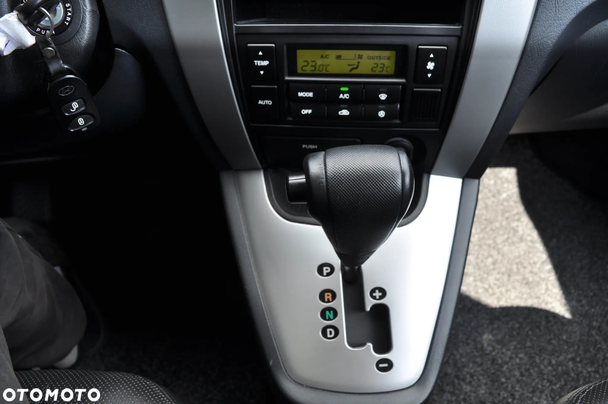 Hyundai Tucson 2.0 CRDi VGT 2WD Automatik GLS - 32