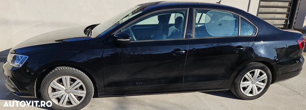 Volkswagen Jetta - 1