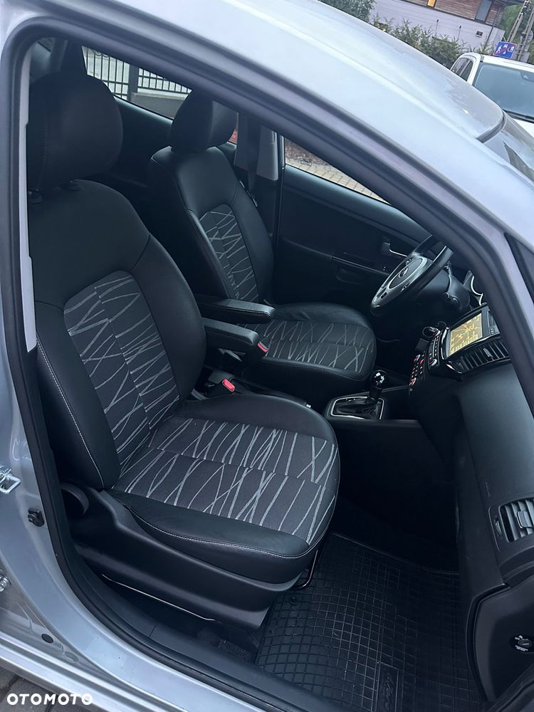 Kia Venga ver-1-6-business-line - 9