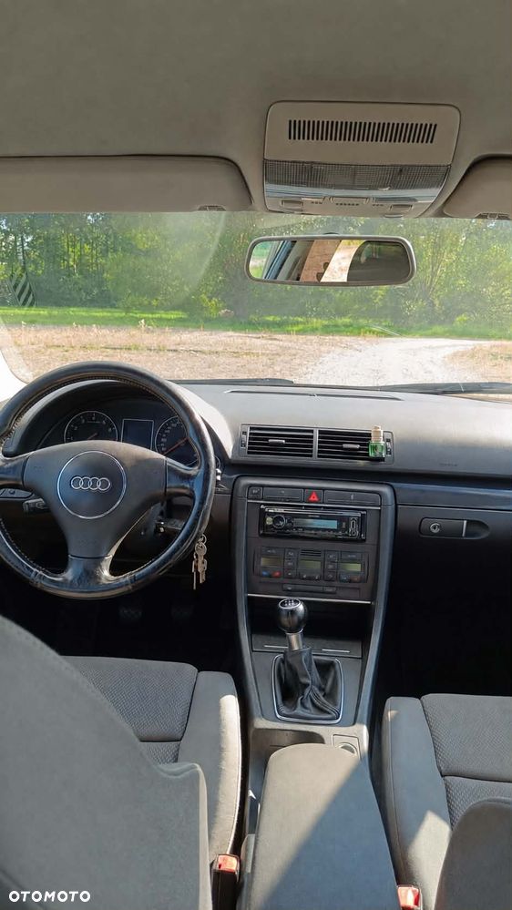 Audi A4 Limousine - 7