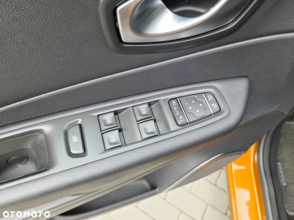 Renault Captur - 21