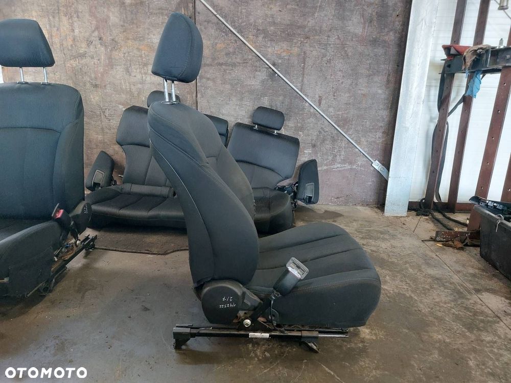 FOTELE LEWY PRAWY KANAPA TYŁ  SUBARU LEGACY V - 19