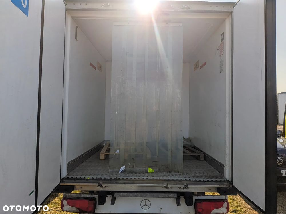 Mercedes-Benz Sprinter - 9