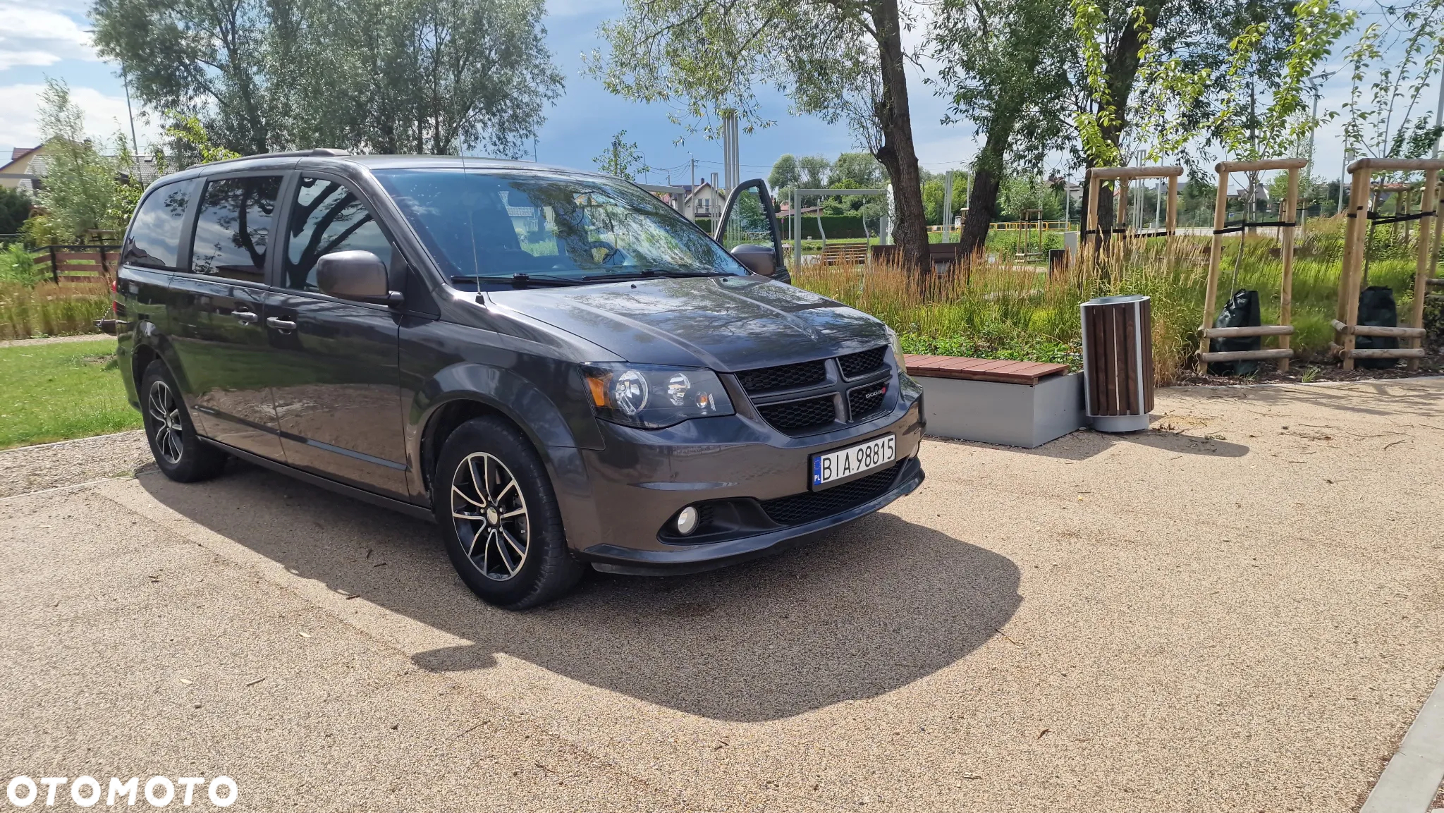 Dodge Grand Caravan - 9