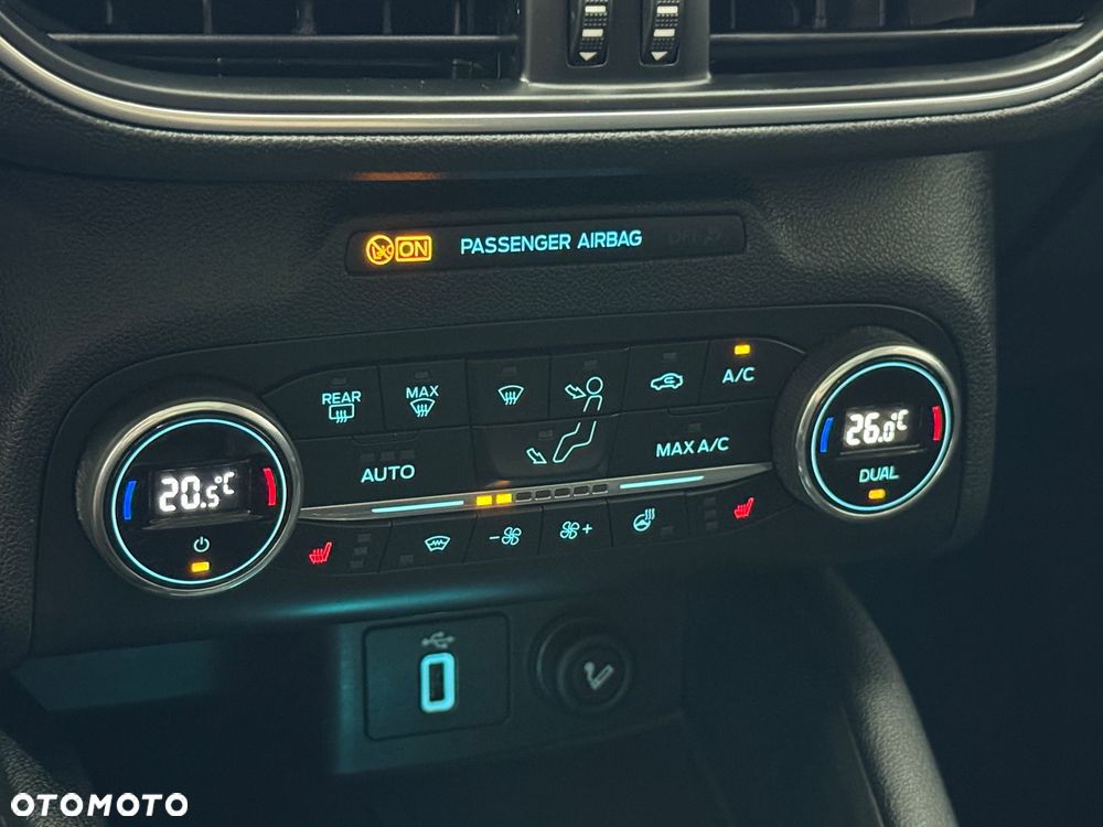 Ford Focus 2.0 EcoBlue STart-Stopp-System TITANIUM - 29