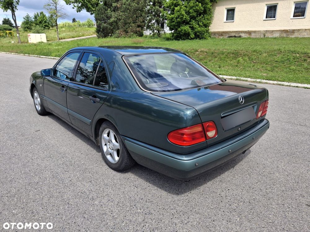 Mercedes-Benz Klasa E ver-200 - 7