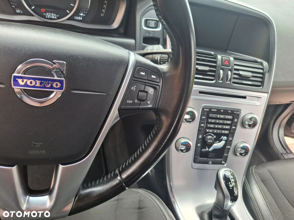 Volvo XC 60 D3 Drive-E Momentum - 13