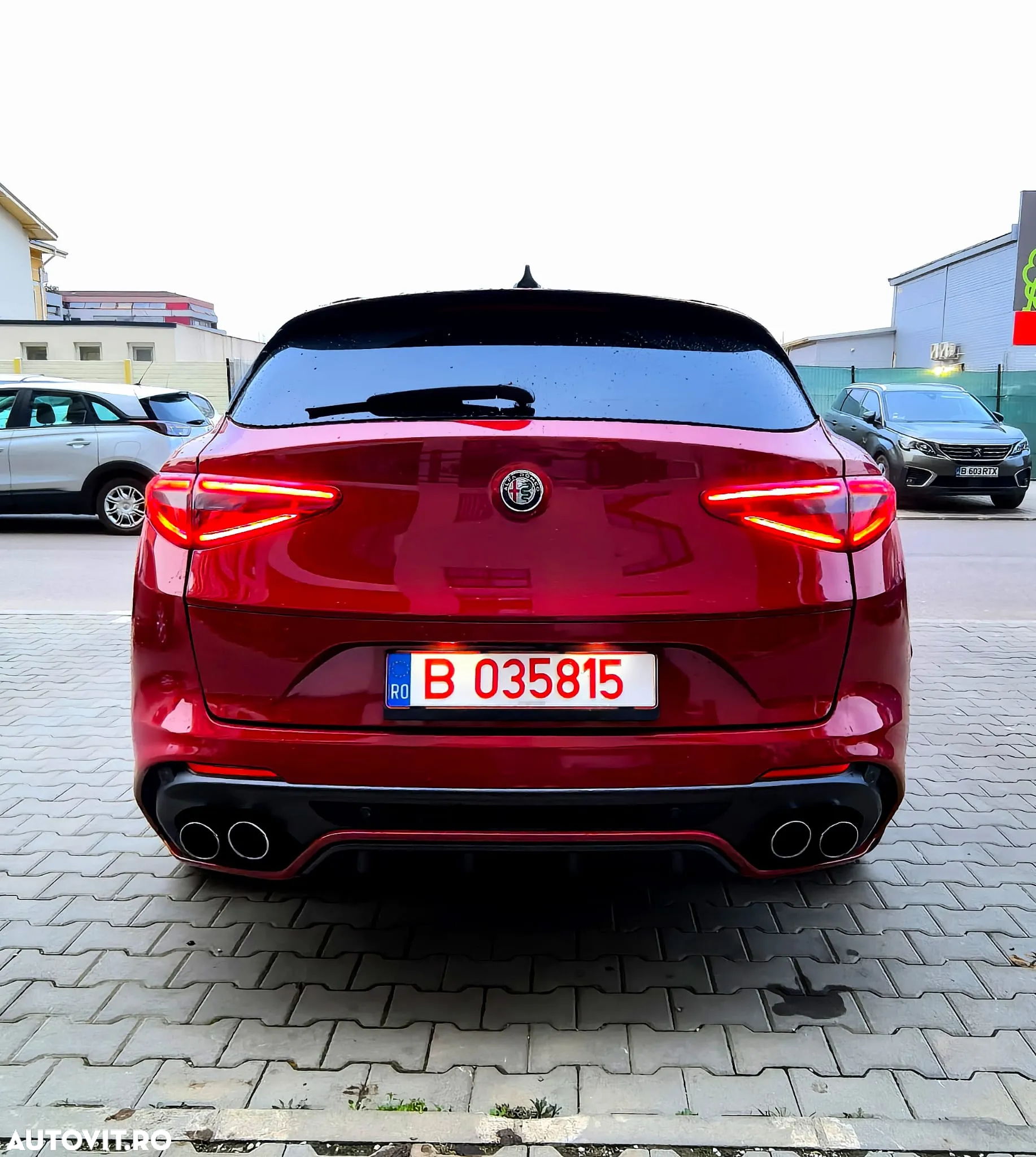 Alfa Romeo Stelvio V6 2.9 Bi-Turbo AT8-Q4 Quadrifoglio - 4
