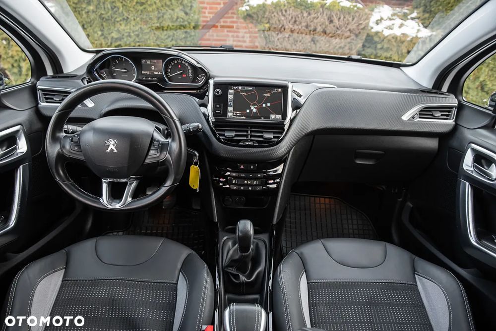 Peugeot 2008 1.6 BlueHDi Allure S&S - 24