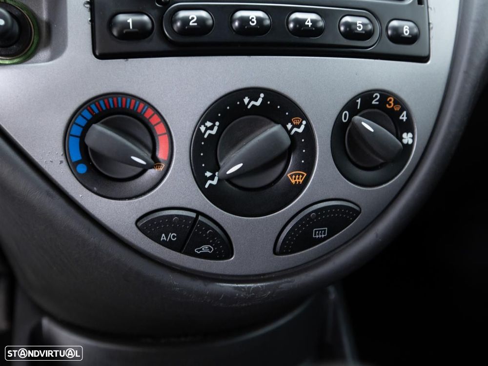 Ford Focus Van - 15