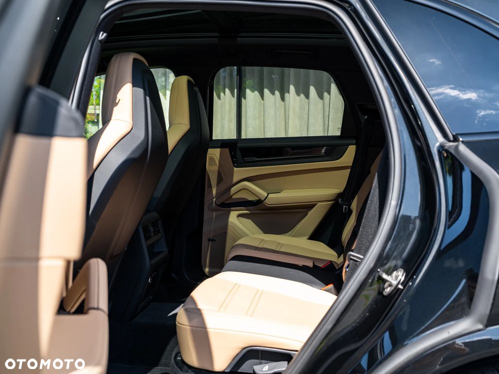 Porsche Cayenne E-Hybrid PHEV Black Edition - 14