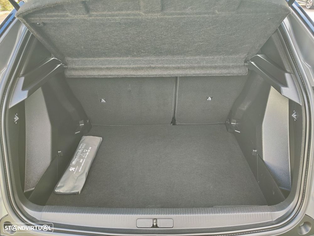 Peugeot 2008 1.2 PureTech Active Pack - 32