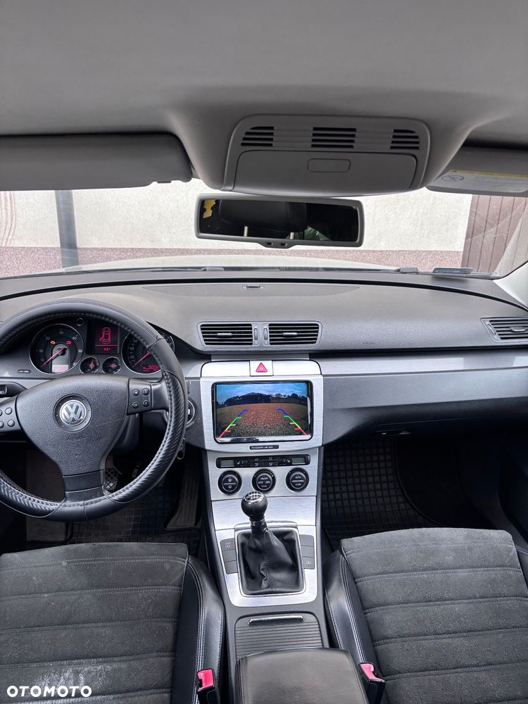 Volkswagen Passat 2.0 TDI DPF Highline - 27