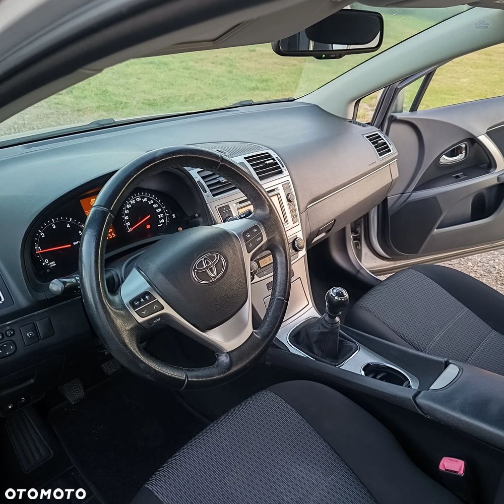 Toyota Avensis 2.0 D-4D Comfort - 14