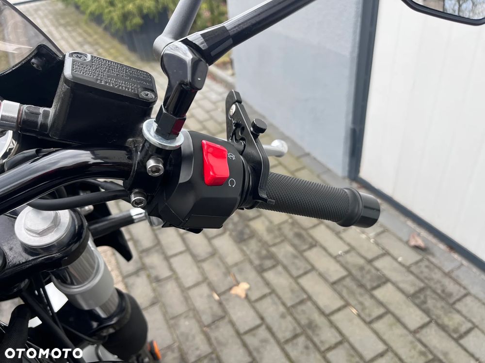 Royal Enfield Interceptor - 20