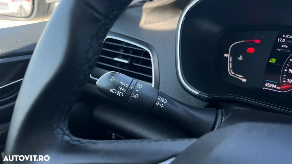 Renault Megane TCe 140 GPF EDC Equilibre - 20