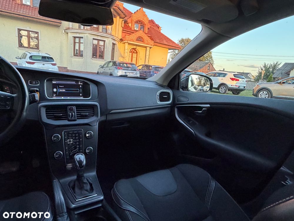 Volvo V40 D2 Powershift Kinetic - 13