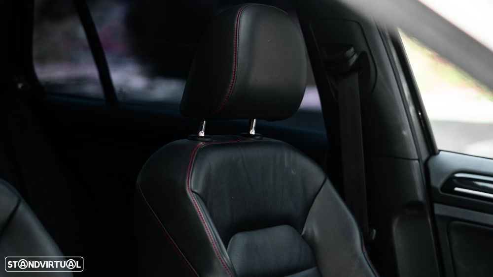 VW Golf 2.0 TSi GTi DSG Performance - 11