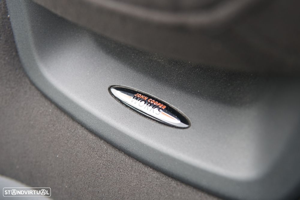 MINI Cabrio John Cooper Works Auto Desportiva - 17