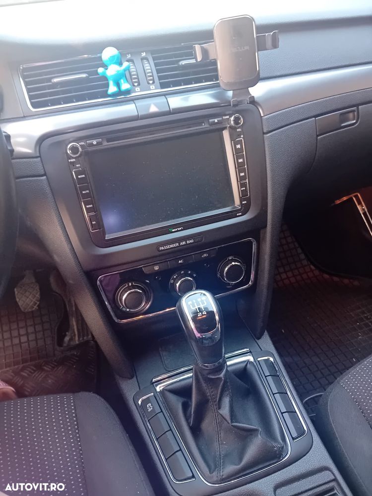 SKODA Superb 2012 — imagine 11