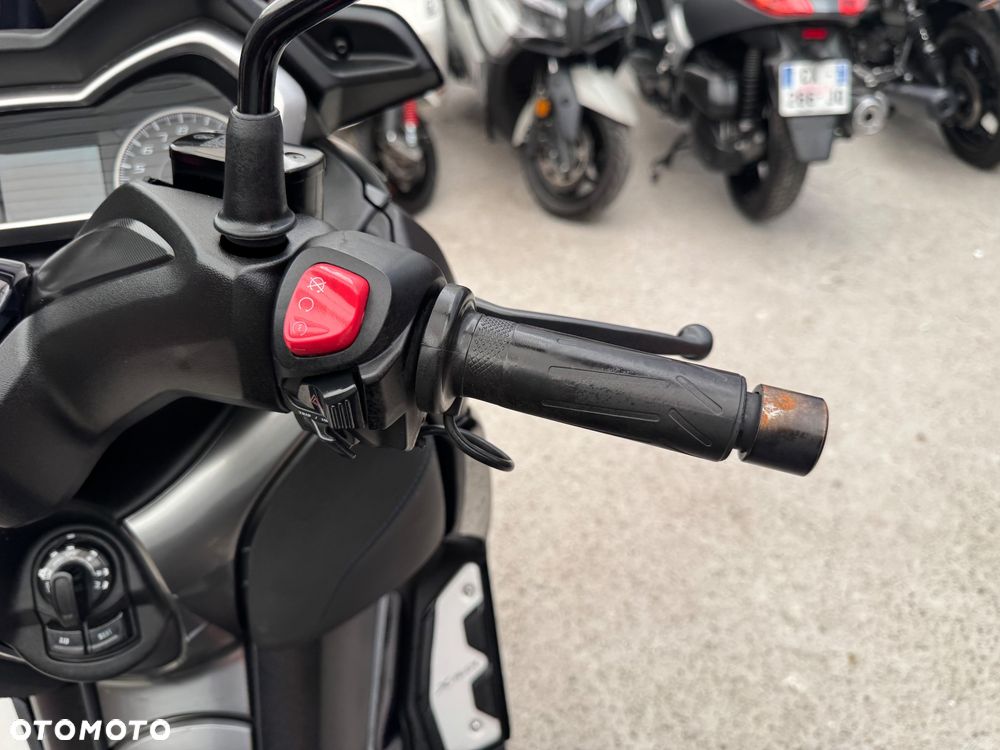 Yamaha X-max - 11