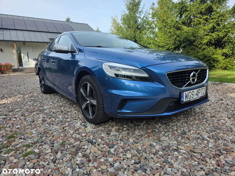 Volvo V40 T3 Drive-E R-Design Momentum - 1