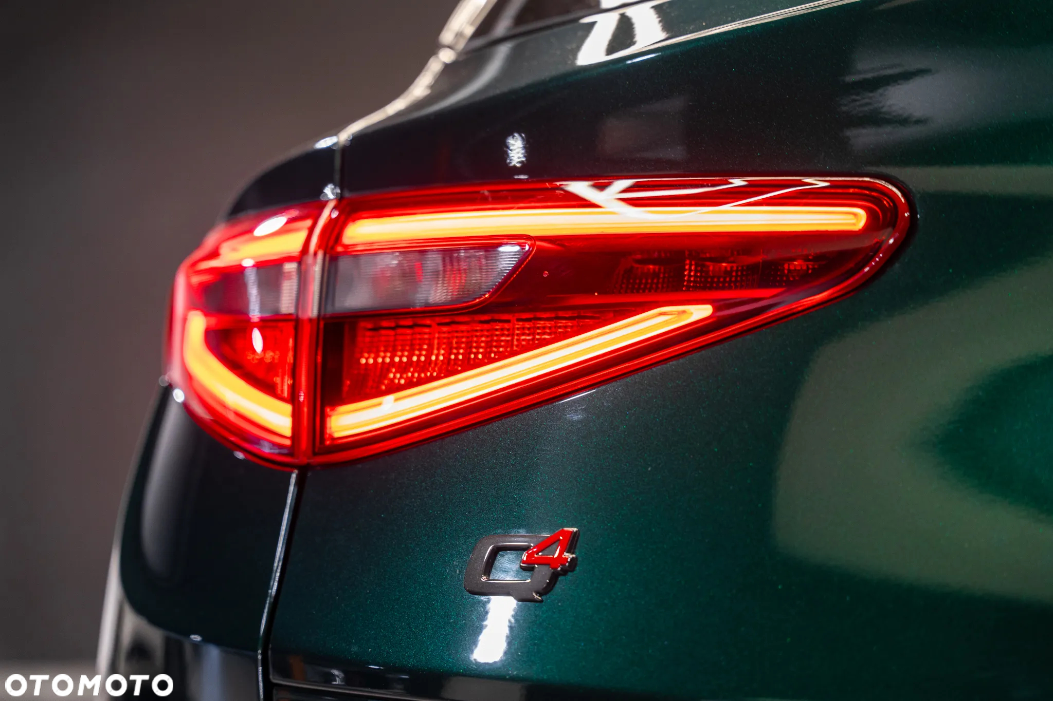 Alfa Romeo Stelvio 2.0 Turbo 16V AT8-Q4 Veloce - 6
