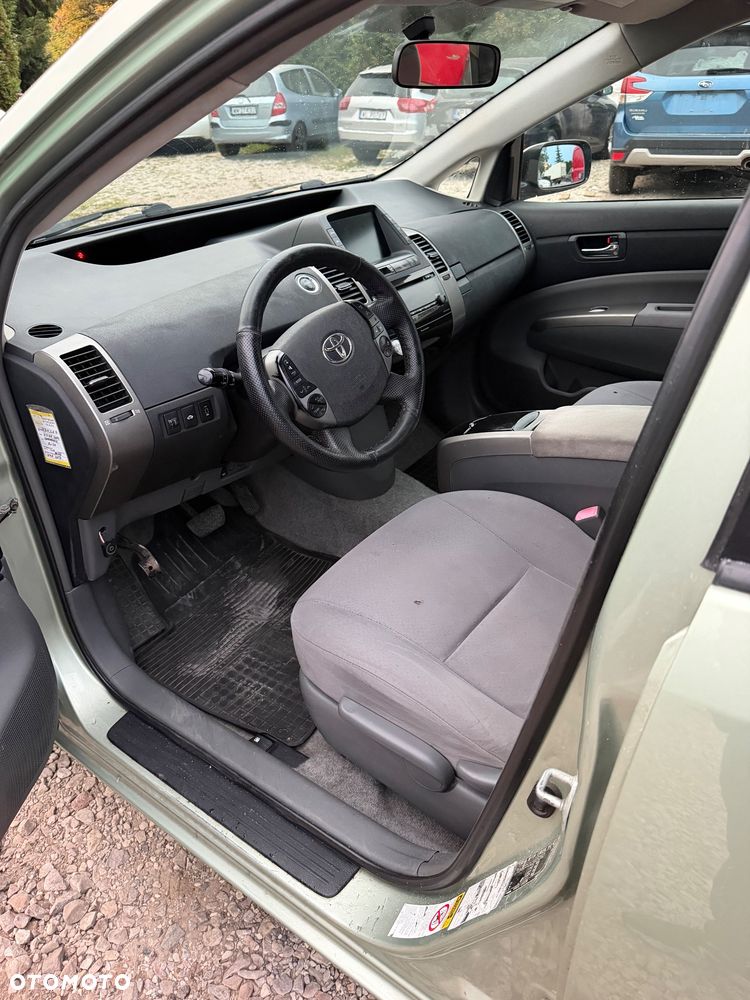 Toyota Prius - 16