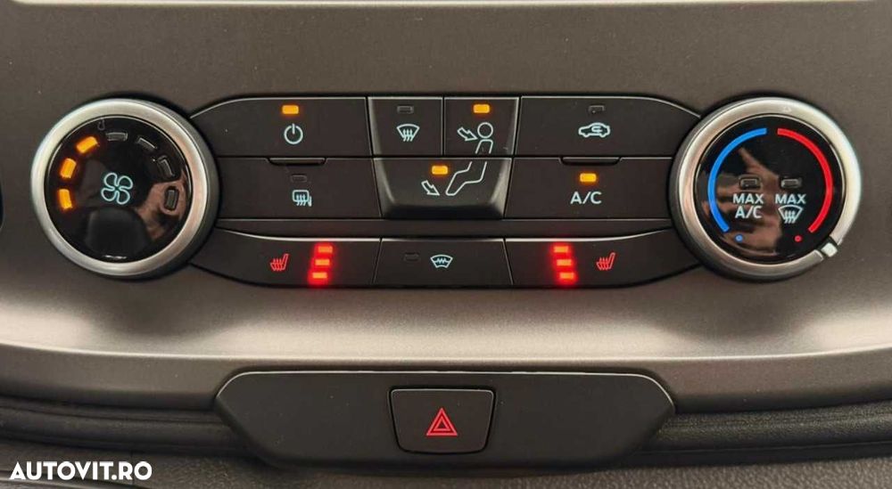 Ford TRANSIT CUSTOM - 24