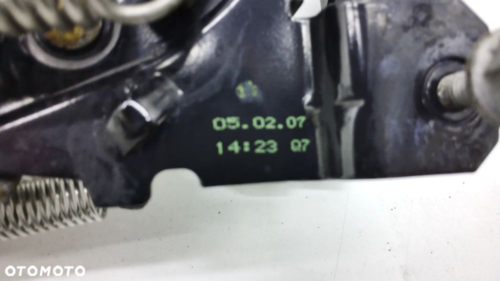 Mercedes B Klasa w245 Zamek Maski A1698800260 - 5
