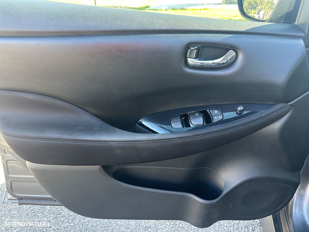 Nissan Leaf N-Connecta - 35
