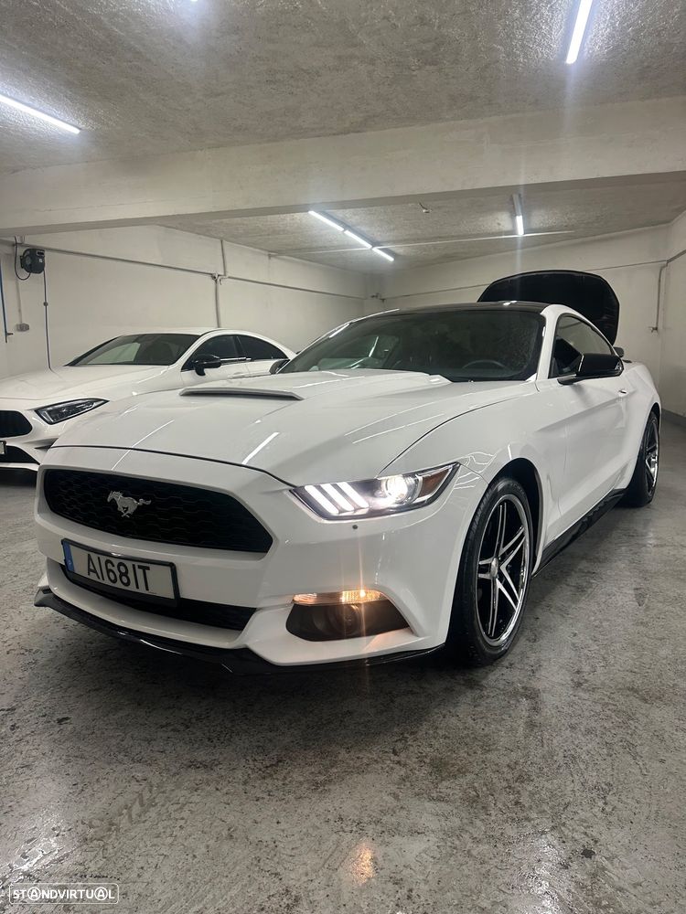 Ford Mustang 2.3 Eco Boost Aut. - 1