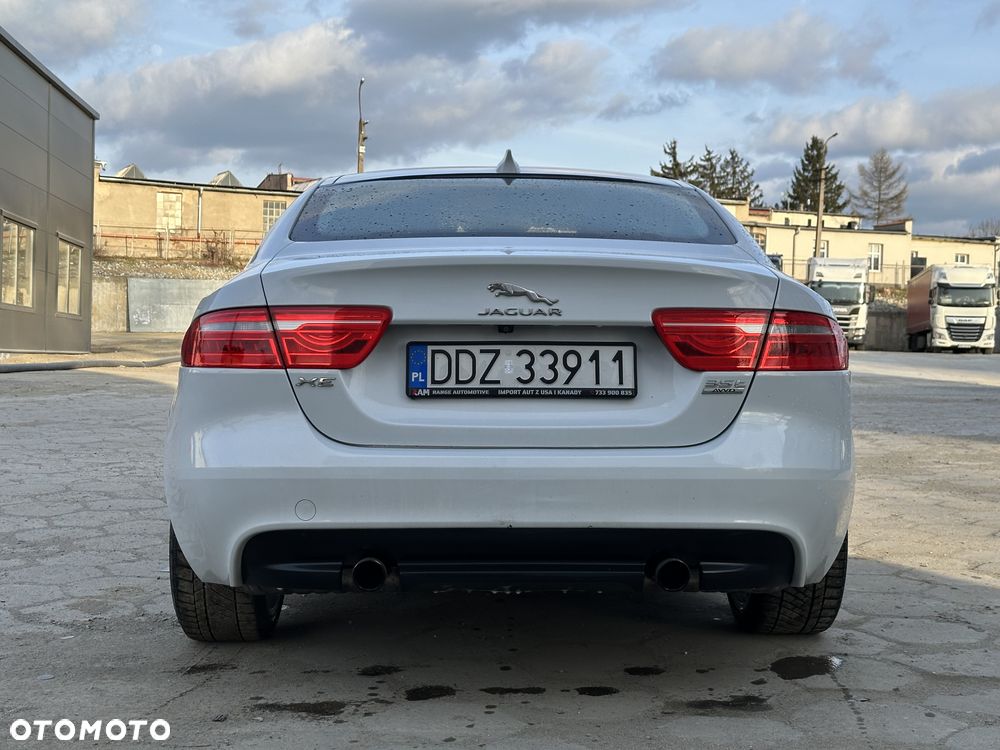 Jaguar XE S - 6